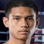 Sueatang Muay Thai fighter photo 2